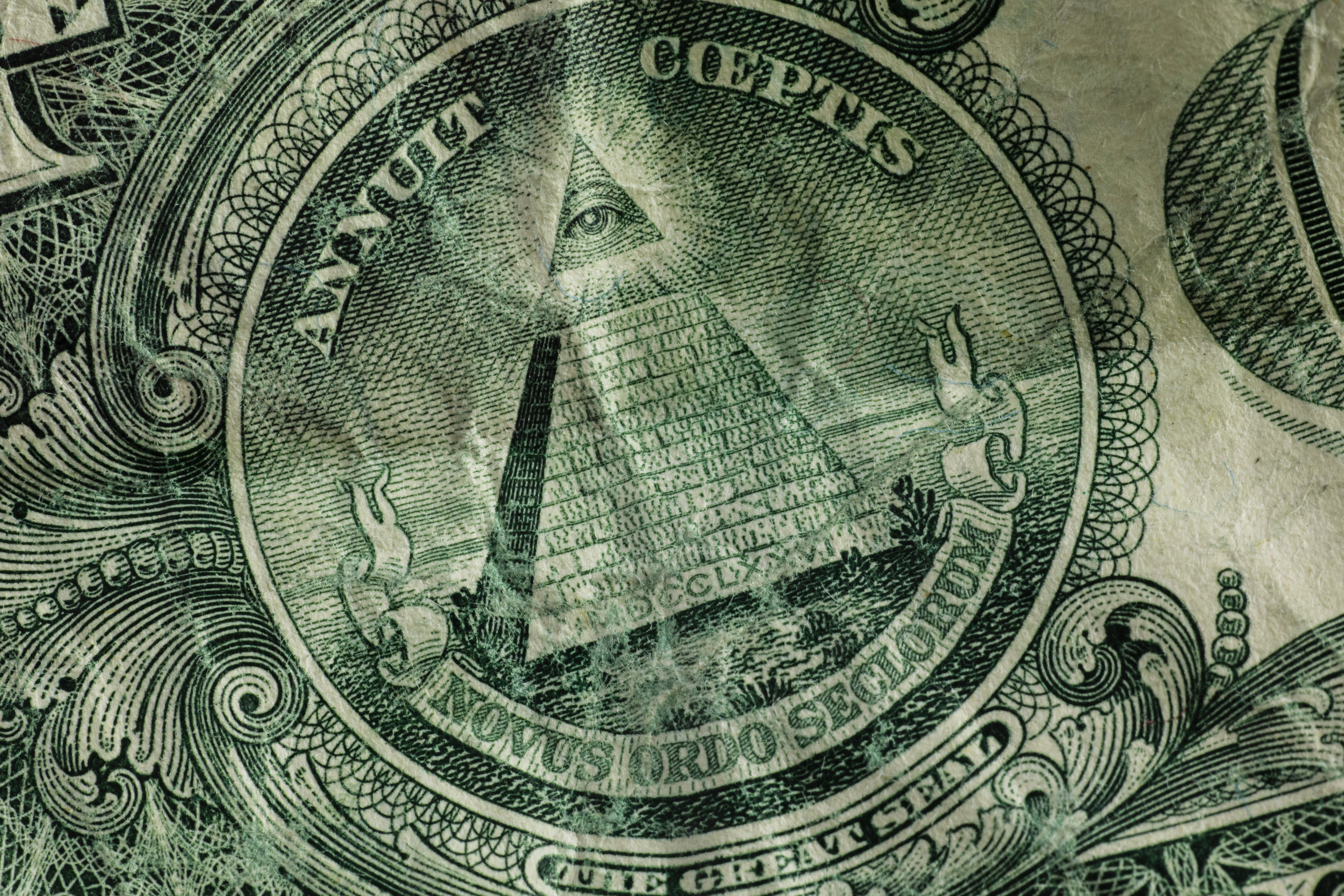 Oświecając tajemnice Illuminati - rozważania na temat enigmatycznej organizacji
